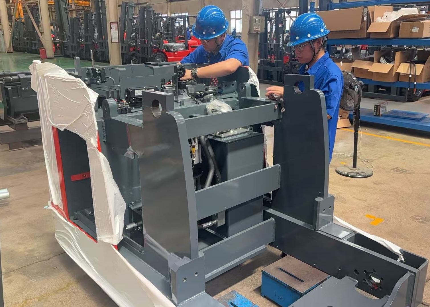 圖2 站架式人下行三向車車架焊接、裝配指導(dǎo) 左2圖.jpg