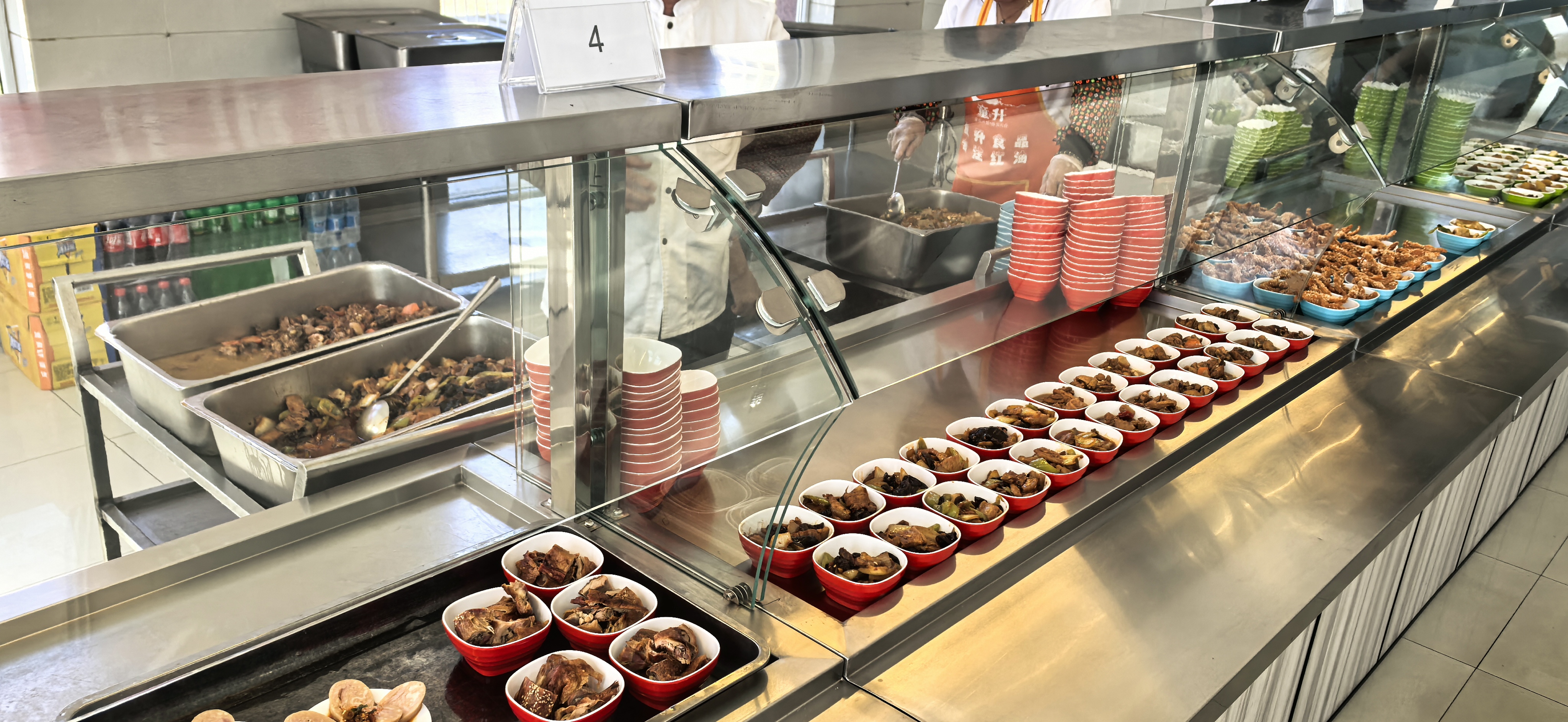 自助式取餐現場2.jpg 自助式取餐現場2.jpg